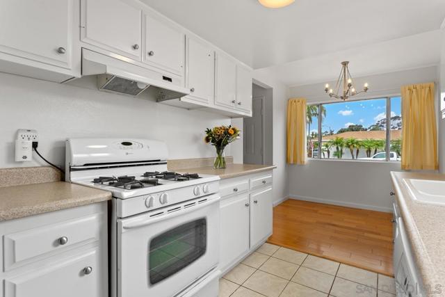 709 Sunflower St, Encinitas CA: https://media.crmls.org/mediaz/43ebd74a-4d1e-4921-94b8-db7b597a49f8.jpg