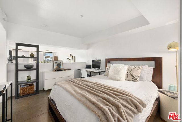 7320 Hawthorn Avenue, Los Angeles CA: https://media.crmls.org/mediaz/43ebd77f-4cb7-48ab-a9c0-65659ebc88b5.jpg