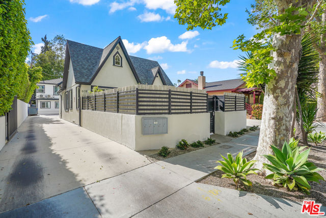 617 Westmount Drive, West Hollywood CA: https://media.crmls.org/mediaz/43ebe774-97c8-4444-a9ab-a34c45ca25de.jpg