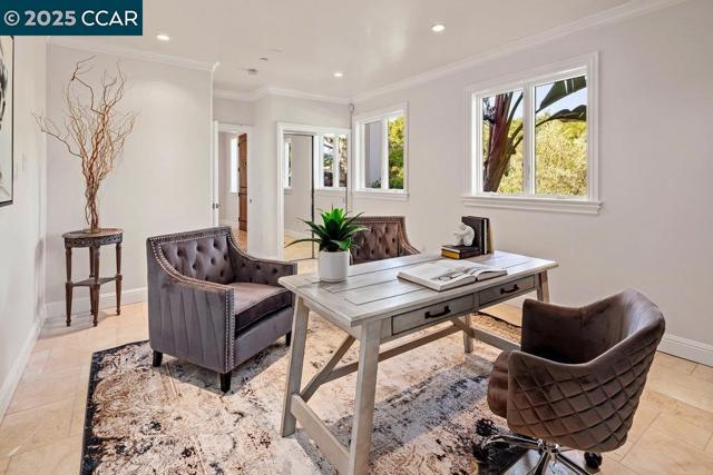 128 Oak Rd, Orinda CA: https://media.crmls.org/mediaz/43ec6b47-537a-43f7-965b-c7071c8868cd.jpg