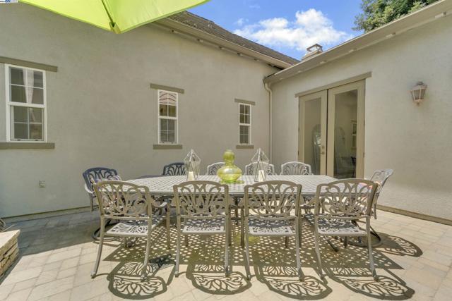 1993 Fairway Oaks Dr, Ripon CA: https://media.crmls.org/mediaz/43ecb8fc-cb75-4e11-9cb5-400578b67bf7.jpg