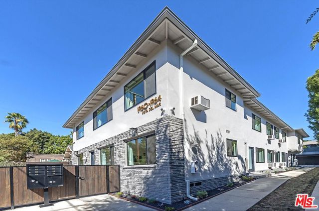 1964 Vista Del Mar Street, Los Angeles CA: https://media.crmls.org/mediaz/43ecd43a-69c6-462e-999d-028b9162ca14.jpg