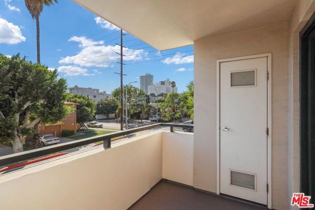 1518 Federal, Los Angeles CA: https://media.crmls.org/mediaz/43ed50cc-95f7-4ff1-9d5d-425b0bc26576.jpg