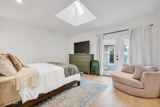 https://media.crmls.org/mediaz/43ed7500-5370-42a5-a4e2-fff2d365984f.jpg?preset=X-Large