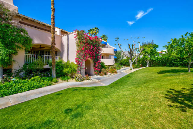 500 E Amado Road, Palm Springs CA: https://media.crmls.org/mediaz/43ee2583-275c-4b6b-8c19-4d056d4af51c.jpg
