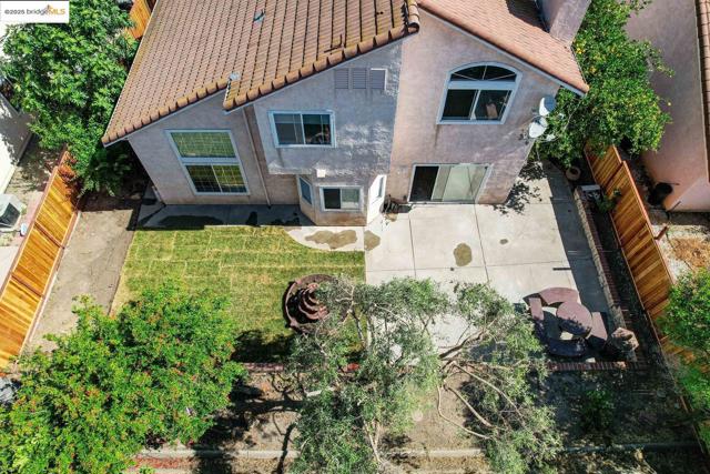 632 Burwood WAY, Antioch CA: https://media.crmls.org/mediaz/43ee4d6e-8ce7-4aae-8d33-2acad8003138.jpg