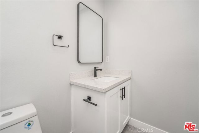 433 W Gage Avenue, Los Angeles CA: https://media.crmls.org/mediaz/43ee6b64-e442-4e13-83a8-969ea843faa1.jpg