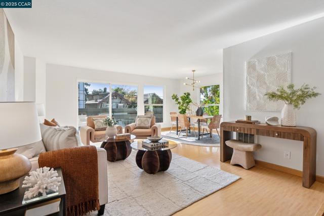 500 Vernon, Oakland CA: https://media.crmls.org/mediaz/43ef38b9-3d9a-42af-92ba-a91bd1e8f574.jpg