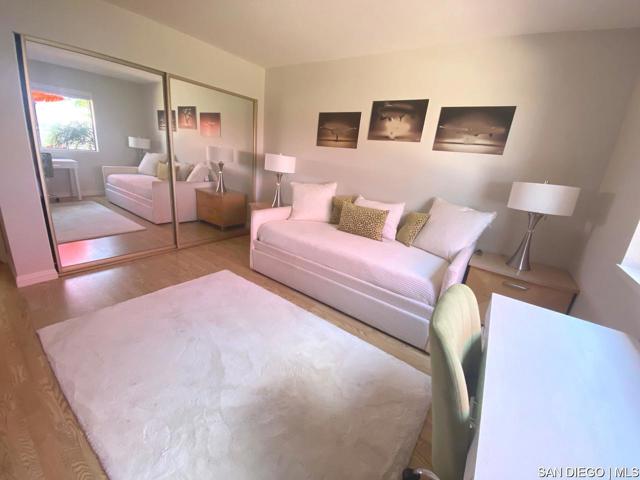 108 S Kihridge LN, Encinitas CA: https://media.crmls.org/mediaz/43efef3c-903e-4ba6-b3b6-12d28b8609dd.jpg
