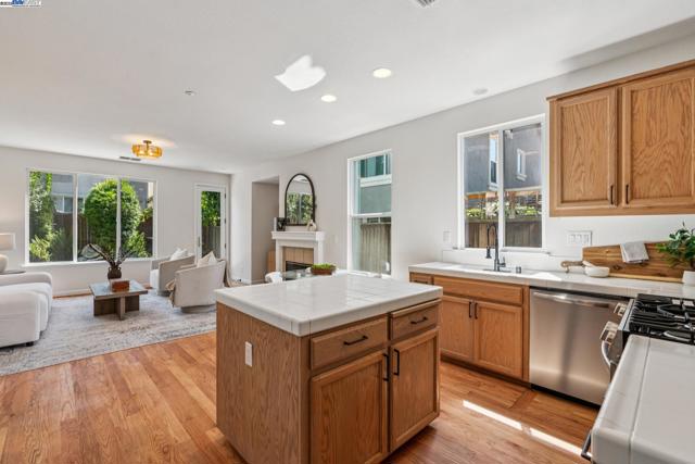 5929 Linwood Cmn, Livermore CA: https://media.crmls.org/mediaz/43f01cd1-c7f7-406a-ad3f-a1e6ea0a1b80.jpg