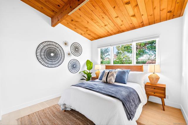 660 Cabrillo Ave, Coronado CA: https://media.crmls.org/mediaz/43f1c324-2506-43f0-ba18-4372d24c0638.jpg