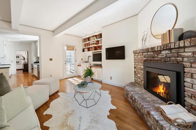 706 Edgewood Road, San Mateo CA: https://media.crmls.org/mediaz/43f1c8fb-0513-4694-9419-c4adc5104888.jpg