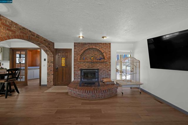 Image 17 of 60 For 1324 Alves Dr