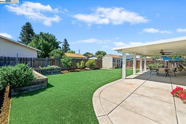 3947 Pestana Way, Livermore CA: https://media.crmls.org/mediaz/43f23821-09ea-408c-aef3-139b4fd0d925.jpg