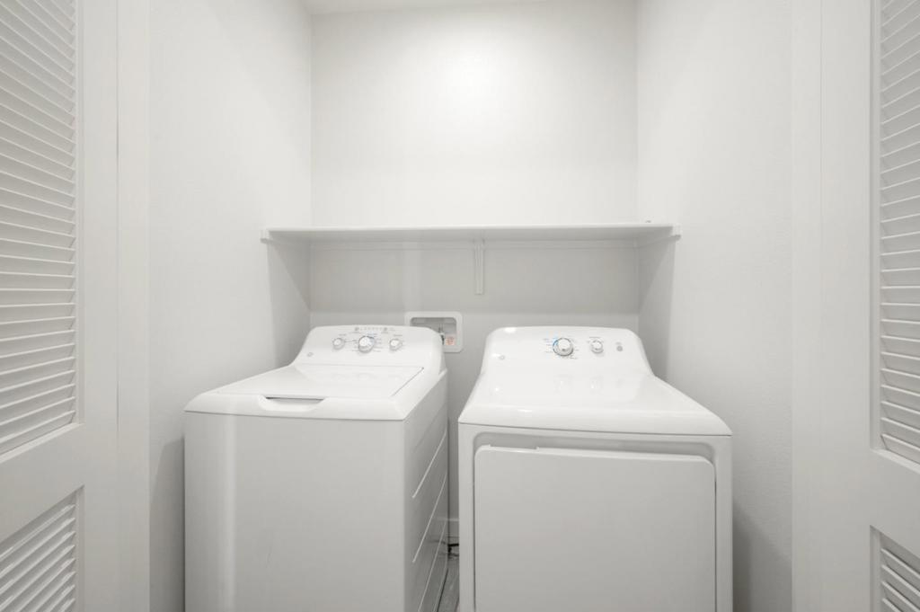 https://media.crmls.org/mediaz/43f2a044-c94d-41a4-89e0-23503110cfdb.jpg?preset=X-Large
