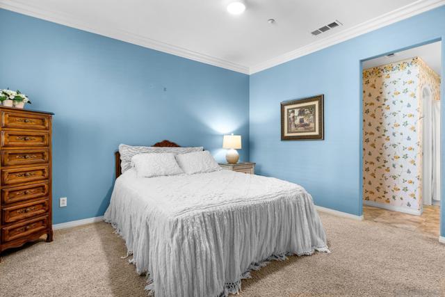 10482 Hollingsworth Way, San Diego CA: https://media.crmls.org/mediaz/43f2c95c-f1aa-4330-ac56-62d6e0a927dd.jpg