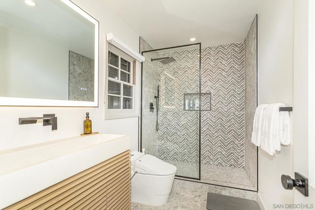 7362 Brodiaea Way, La Jolla CA: https://media.crmls.org/mediaz/43f35825-713a-433a-90f9-33fff2ed1ae9.jpg