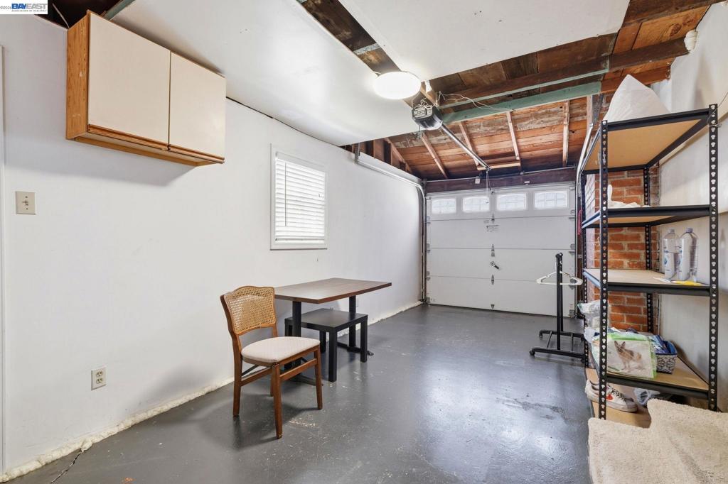 https://media.crmls.org/mediaz/43f35a4e-5e86-47f1-a5c1-e98a8dbac979.jpg?preset=X-Large