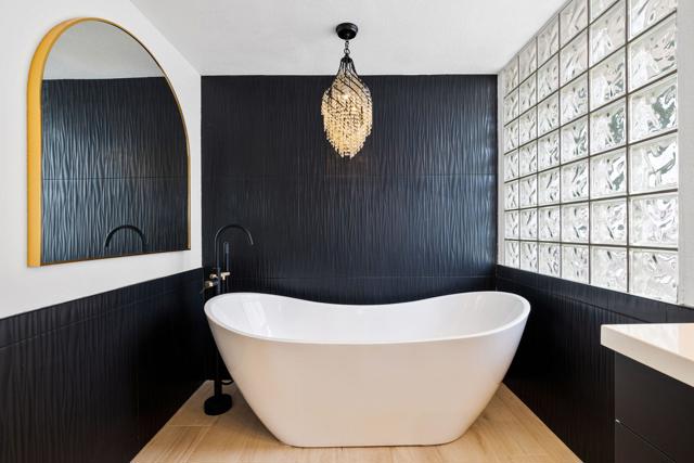 47215 Heliotrope Drive, Palm Desert CA: https://media.crmls.org/mediaz/43f35bc7-4608-4b92-b5e4-e72aedaef896.jpg