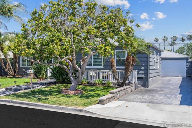 516 Bonito Avenue, Imperial Beach CA: https://media.crmls.org/mediaz/43f36931-05ae-4dde-8f6b-a3703c2f7797.jpg