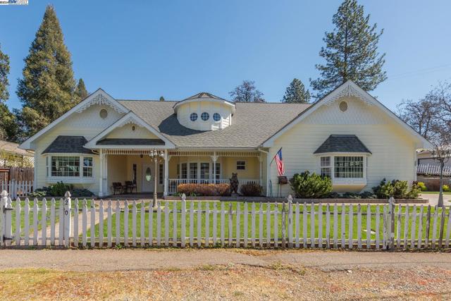 20 Taylor St, Weaverville, California 96093, 3 Bedrooms Bedrooms, ,2 BathroomsBathrooms,Single Family Residence,For Sale,Taylor St,41057753