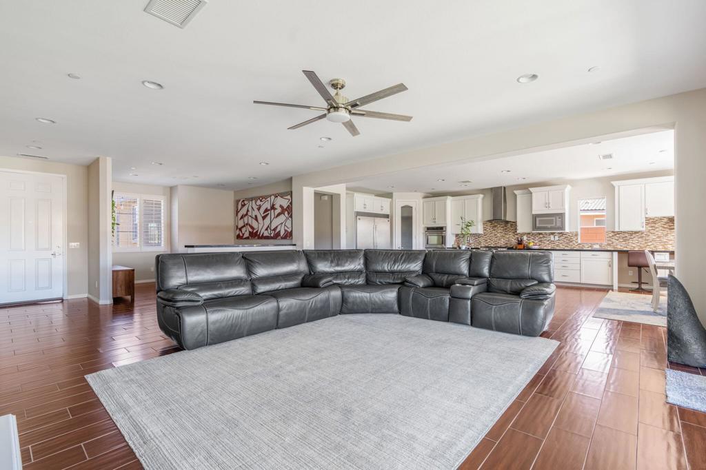 MLS #219136575DA image #2