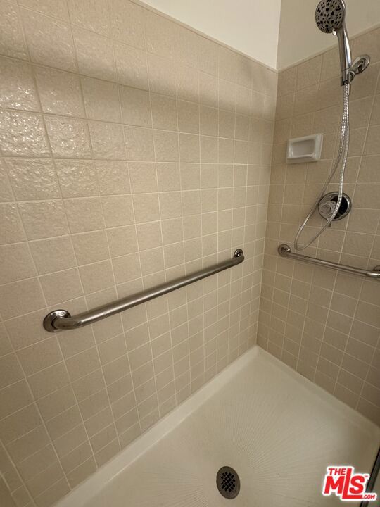7756 Sailboat Circle, Huntington Beach CA: https://media.crmls.org/mediaz/43f44952-0ba3-45ba-aaa2-6fdabd5996ef.jpg