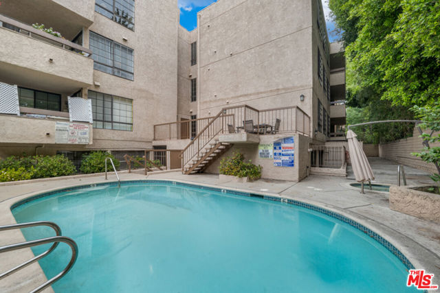 15150 Dickens Street, Sherman Oaks CA: https://media.crmls.org/mediaz/43f453d8-3349-46e1-b12a-3902b4c92ed2.jpg