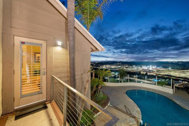 5392 Wilshire Drive, San Diego CA: https://media.crmls.org/mediaz/43f4962e-1c5a-41be-ad2d-b22a4a888f63.jpg
