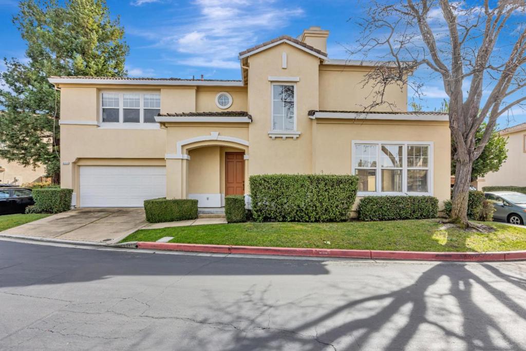 43F4B34D E05F 408E A81D 81063144D462 5111 Venice Court, Pleasanton, Ca 94588 &Lt;Span Style='BackgroundColor:transparent;Padding:0Px;'&Gt; &Lt;Small&Gt; &Lt;I&Gt; &Lt;/I&Gt; &Lt;/Small&Gt;&Lt;/Span&Gt;