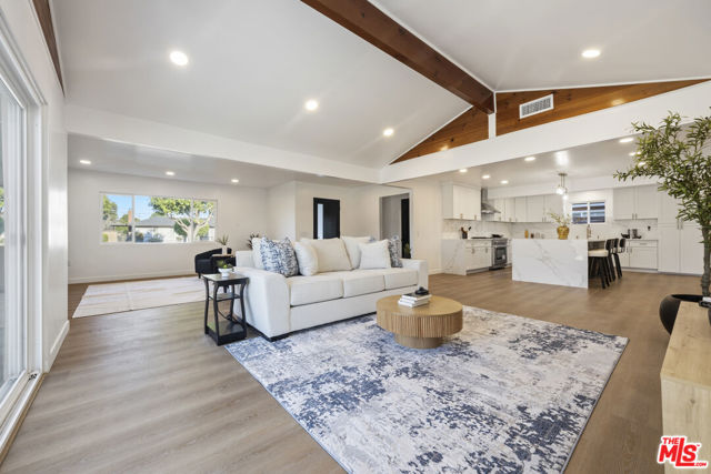 Image 24 of 70 For 19203 Galway Avenue