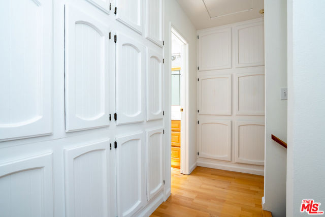 353 Mavis Drive, Los Angeles CA: https://media.crmls.org/mediaz/43f4f008-0e73-41a9-9287-e11d97a5fb75.jpg