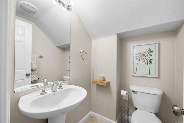 Detail Gallery Image 19 of 40 For 914 Mira Lago Way, San Marcos,  CA 92078 - 3 Beds | 2/1 Baths