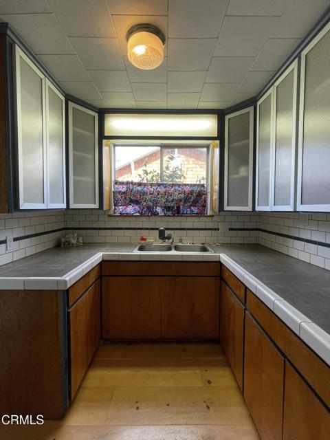 458 E San Francisco Avenue, Willits CA: https://media.crmls.org/mediaz/43f59e55-25d2-4b3a-8627-1036a06fd60f.jpg