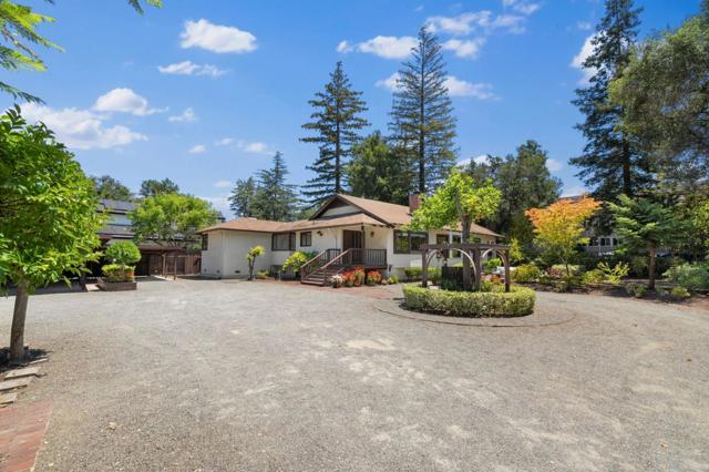 17 Oak Street, Los Altos CA: https://media.crmls.org/mediaz/43f5ac70-4a8f-4350-b7a0-c6a751dfb149.jpg