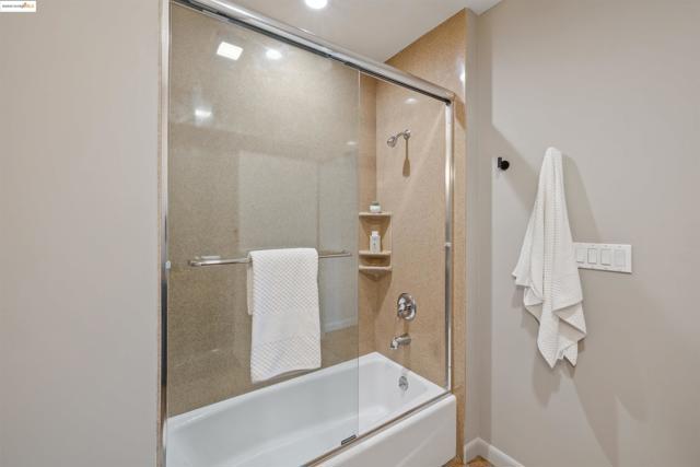 428 Alice Street, Oakland CA: https://media.crmls.org/mediaz/43f621d1-2f06-466e-bbe5-8c4af49640b0.jpg