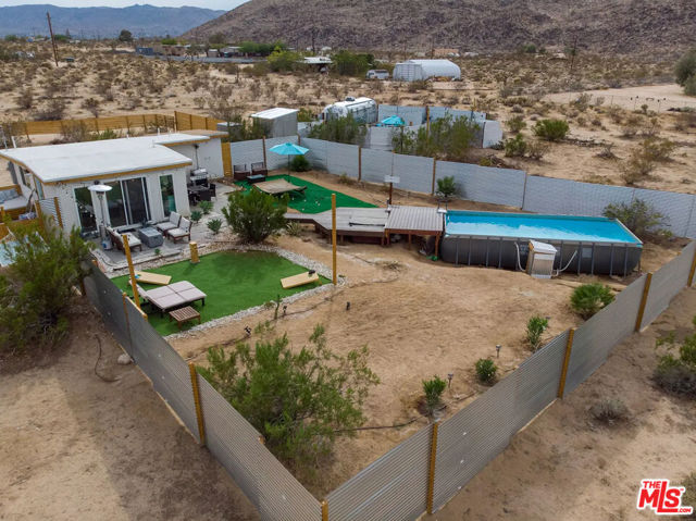 62177 Jericho Way, Joshua Tree CA: https://media.crmls.org/mediaz/43f661b6-fe1a-4577-b82c-6150bbc8b872.jpg