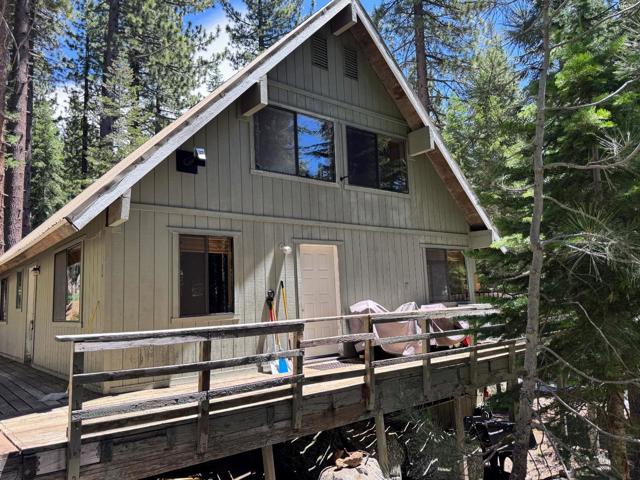 50858 Red Fir Terrace, Soda Springs CA: https://media.crmls.org/mediaz/43f708e5-4171-4ef9-a125-7d90764cc98d.jpg