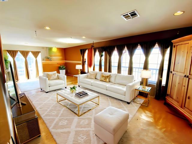 31733 Lake Meadow Rd, Acton CA: https://media.crmls.org/mediaz/43f70d11-0152-42da-803c-d31376d37b4d.jpg