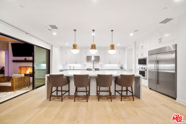 20216 W Albion Way, Porter Ranch CA: https://media.crmls.org/mediaz/43f76f0e-84f6-4fd7-9913-6c62906f1ba1.jpg