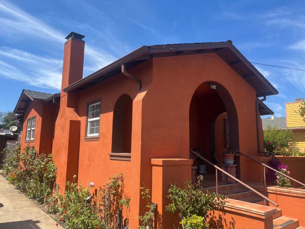 105 Palm Avenue