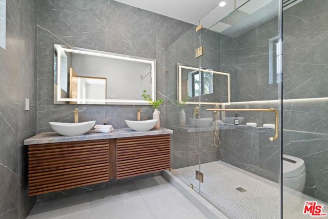 101 Greenfield Avenue, Los Angeles CA: https://media.crmls.org/mediaz/43f80b07-4074-4548-b251-7977d566ac97.jpg