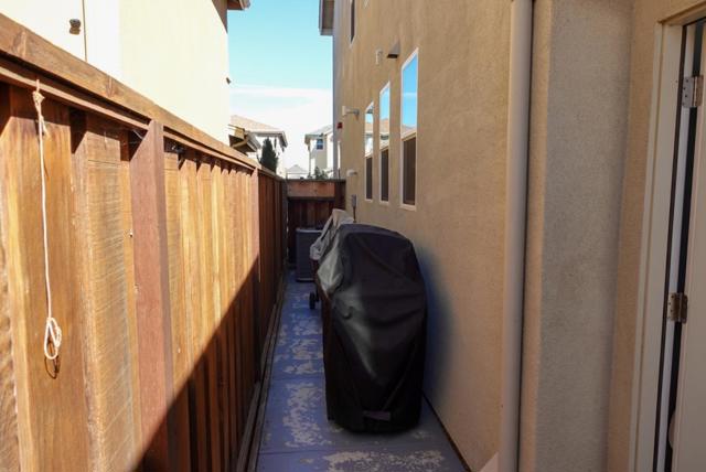 639 Heirloom Place, King City CA: https://media.crmls.org/mediaz/43f819c3-94c5-485b-8508-71221ecc7b77.jpg