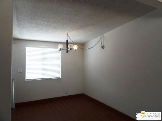 15875 N Crystal Springs Drive, Palm Springs CA: https://media.crmls.org/mediaz/43f83fbd-27be-4e73-b016-e82fe4a12936.jpg