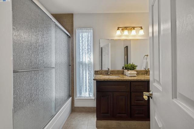 3641 Shenandoah Ct, Pleasanton CA: https://media.crmls.org/mediaz/43f8b26e-5a24-4573-b541-69dd0fecce16.jpg