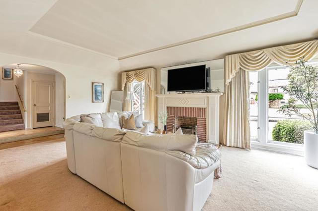 1101 Sloat Boulevard, San Francisco CA: https://media.crmls.org/mediaz/43f8c67d-a6cc-440f-8829-532344a2205e.jpg