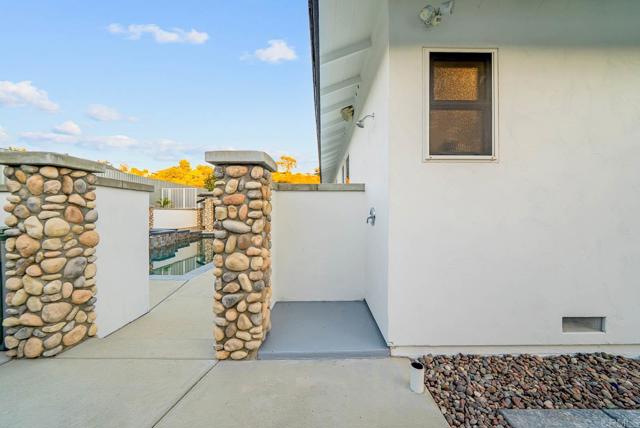 5975 N Nagel Street, La Mesa CA: https://media.crmls.org/mediaz/43f90460-c857-4d08-b63c-79494f0118d0.jpg