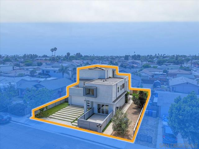 914 10th St, Imperial Beach CA: https://media.crmls.org/mediaz/43f90a8d-dcf7-460e-aa12-8e2b416a7f49.jpg