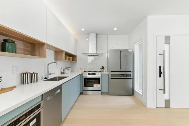 1815 18th Avenue, San Francisco CA: https://media.crmls.org/mediaz/43f973c5-64a7-409a-b6b8-c5e6a3cac043.jpg