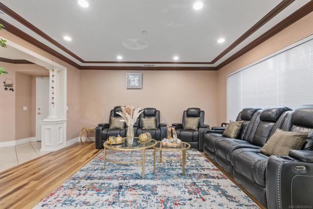10394 Valley Waters Dr, Spring Valley CA: https://media.crmls.org/mediaz/43f98df7-cea3-4507-9c5e-78050e7ccc9b.jpg